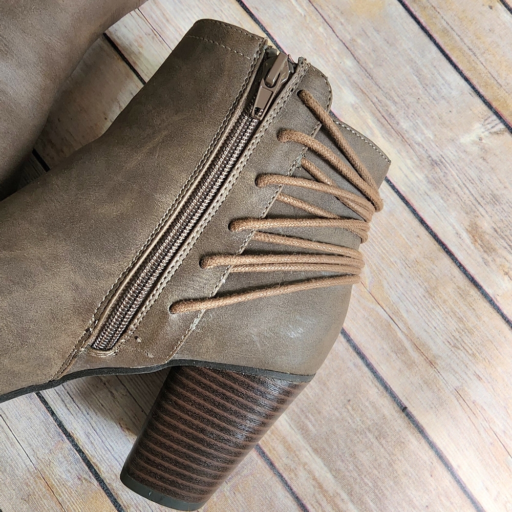 Madden Girl Ankle Booties Size 10M - Picture 3 of 9